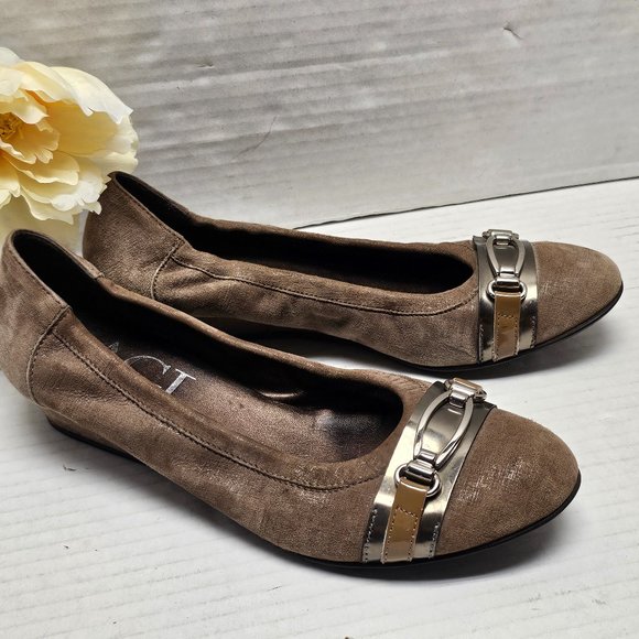 Womens Slip On AGL Attilio Giusti Leombruni Brown Suede Buckle Toe Italy Shoe 40 - Picture 1 of 16